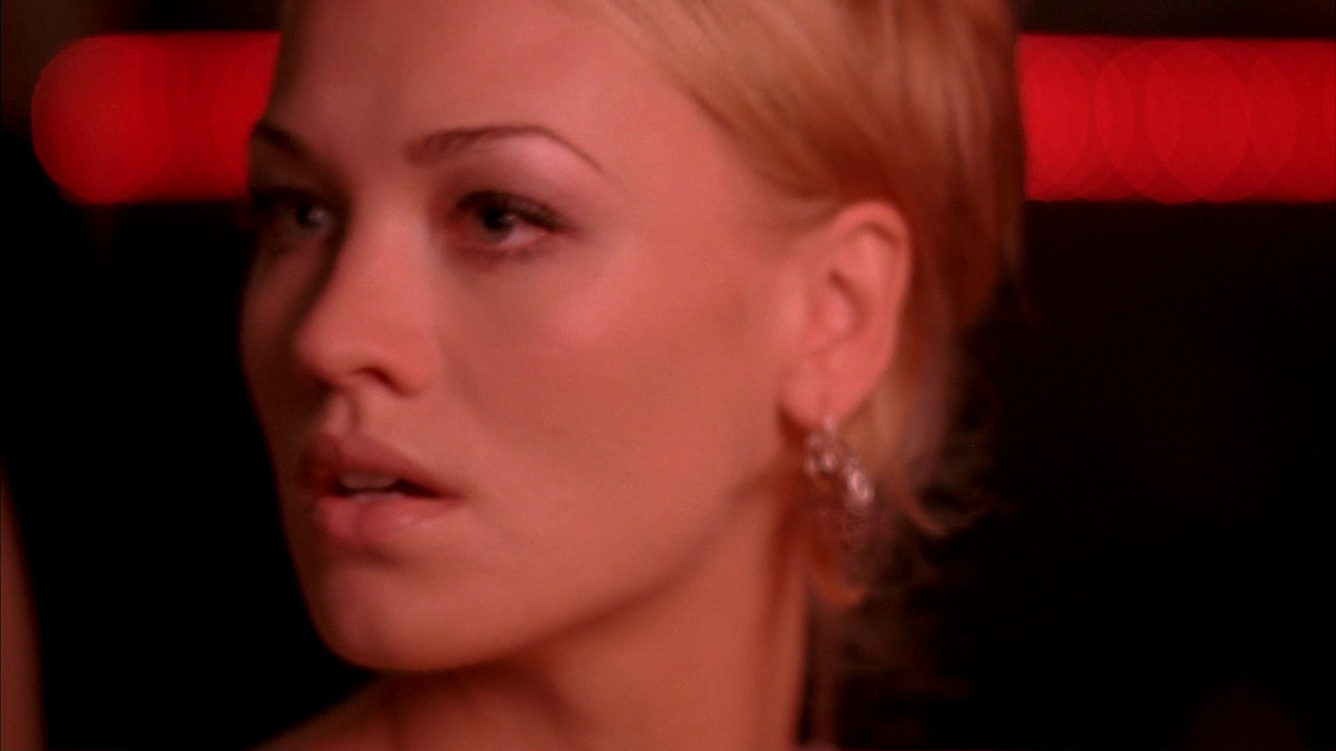 1x01_Pilot_0189.jpg
