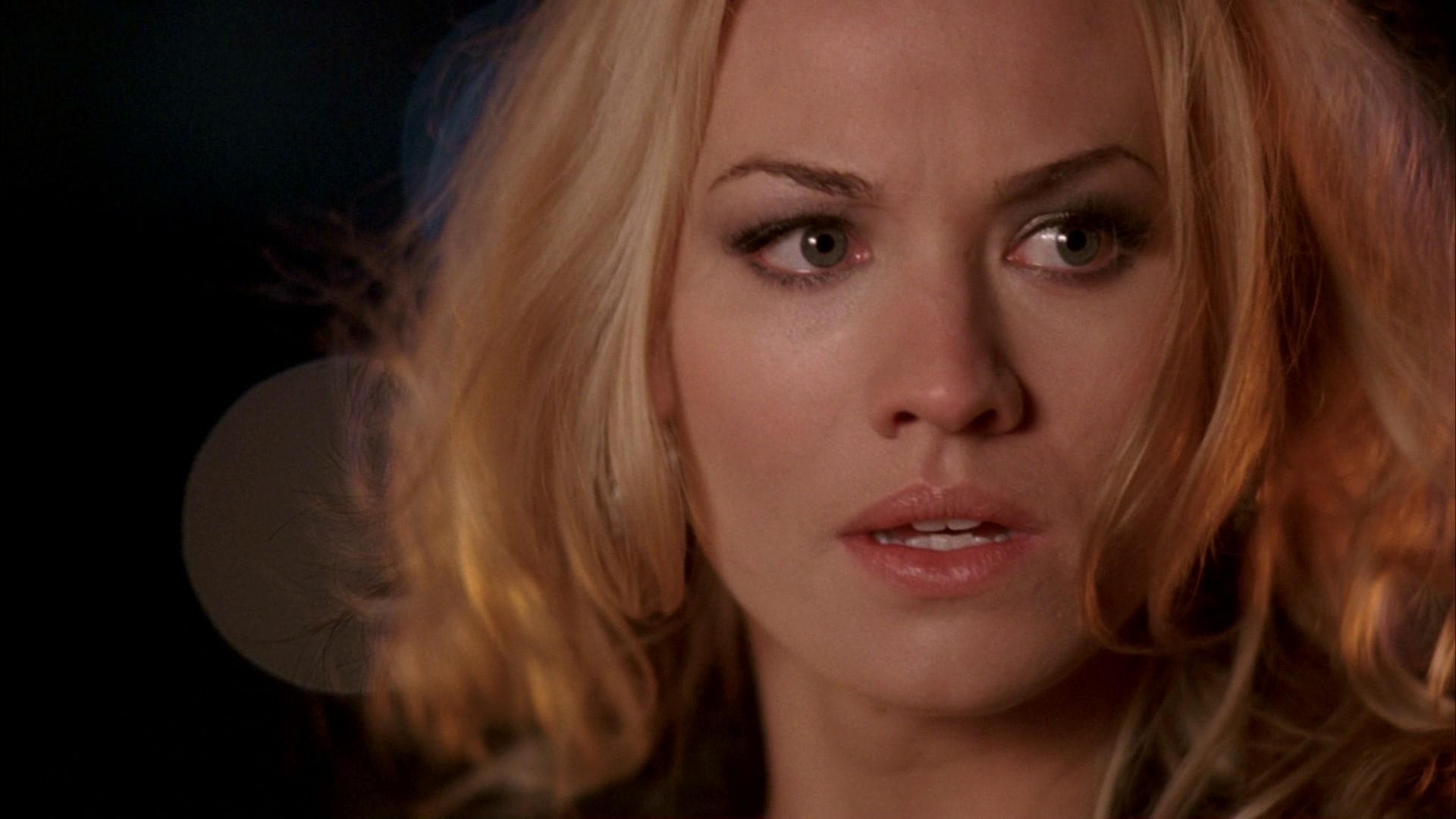 1x01_Pilot_0240.jpg
