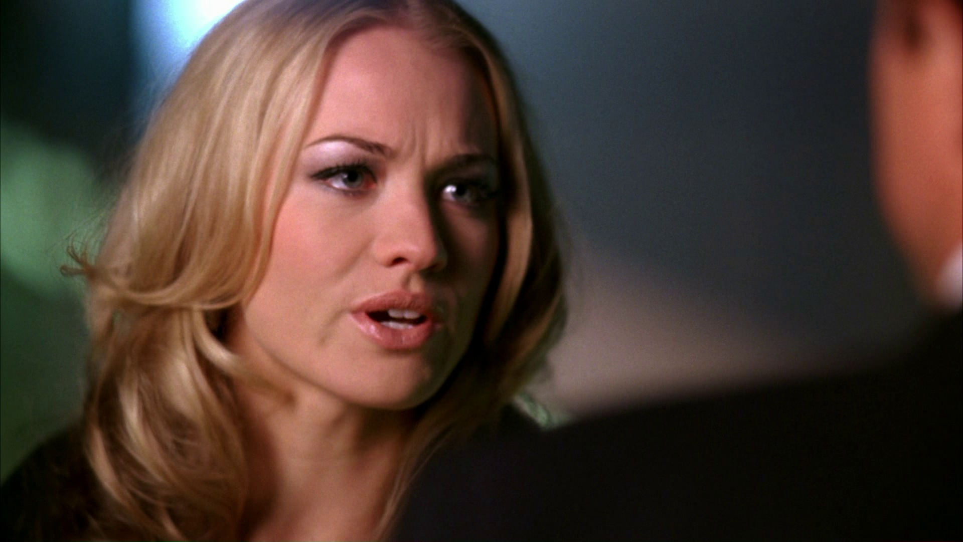 1x01_Pilot_0332.jpg