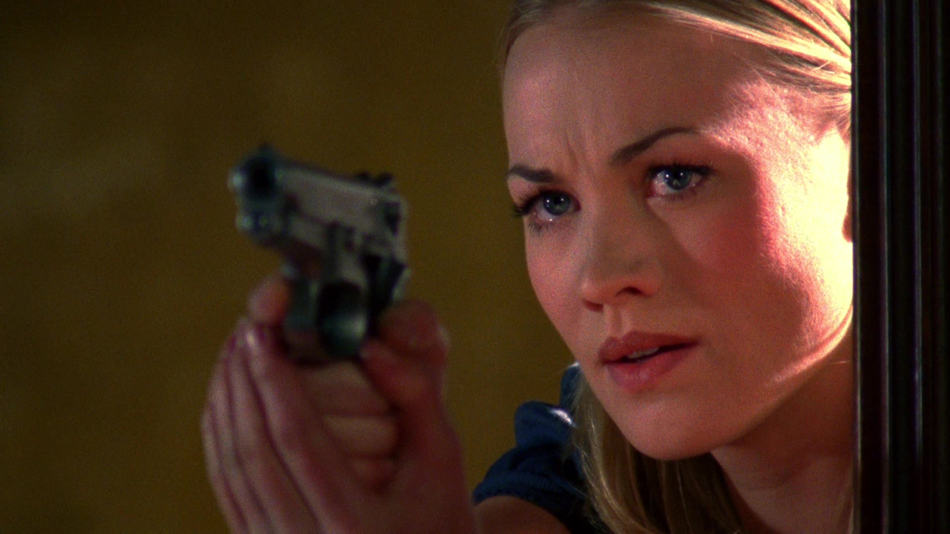 Chuck_2x03_ChuckVersustheBreak-Up_0264.jpg