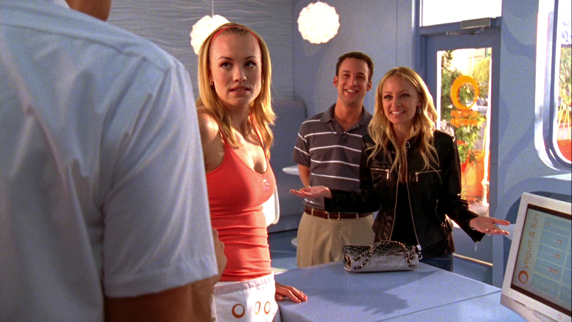 Chuck_2x04_ChuckVersustheCougars_0170.jpg Chuck_2x04_ChuckVersustheCougars_0170.jpg