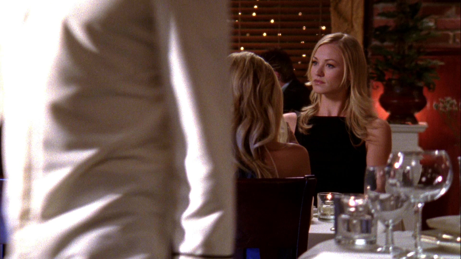 Chuck_2x04_ChuckVersustheCougars_0270.jpg