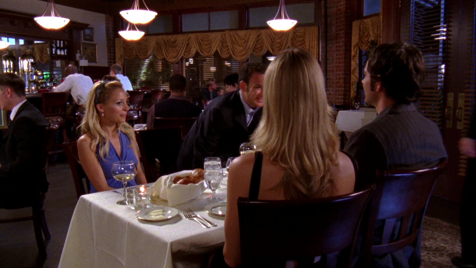 Chuck_2x04_ChuckVersustheCougars_0279.jpg