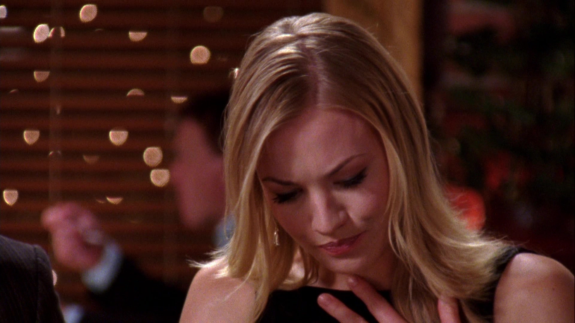 Chuck_2x04_ChuckVersustheCougars_0298.jpg