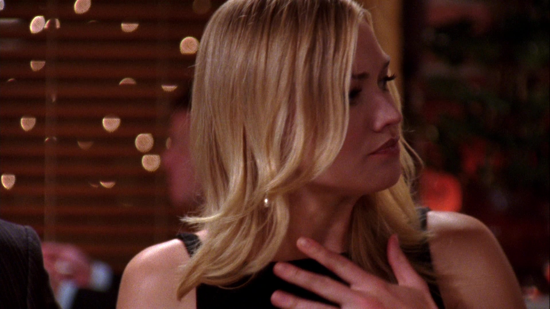 Chuck_2x04_ChuckVersustheCougars_0299.jpg