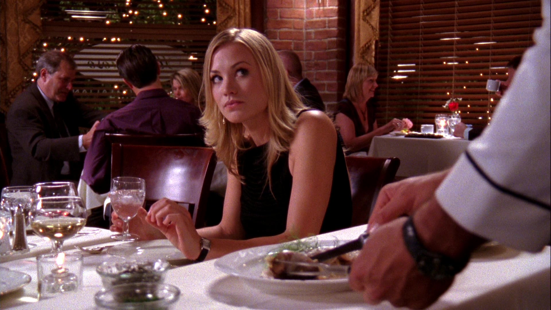 Chuck_2x04_ChuckVersustheCougars_0315.jpg