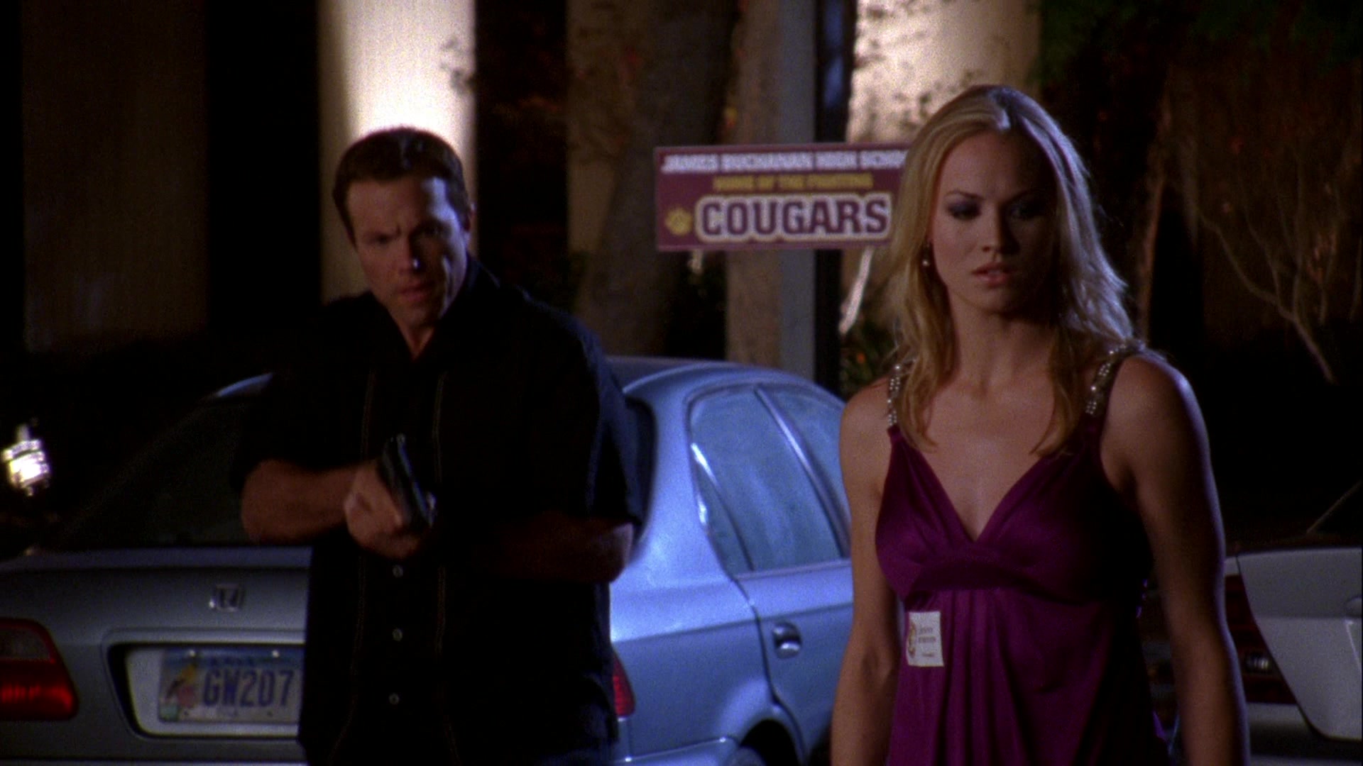 Chuck_2x04_ChuckVersustheCougars_0510.jpg