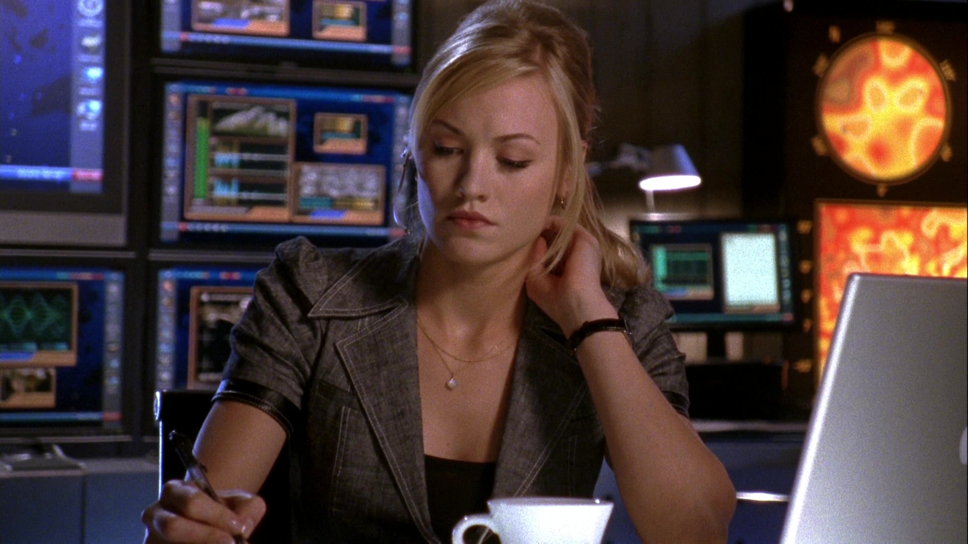 Chuck_2x06_ChuckVersustheEx_0236.jpg