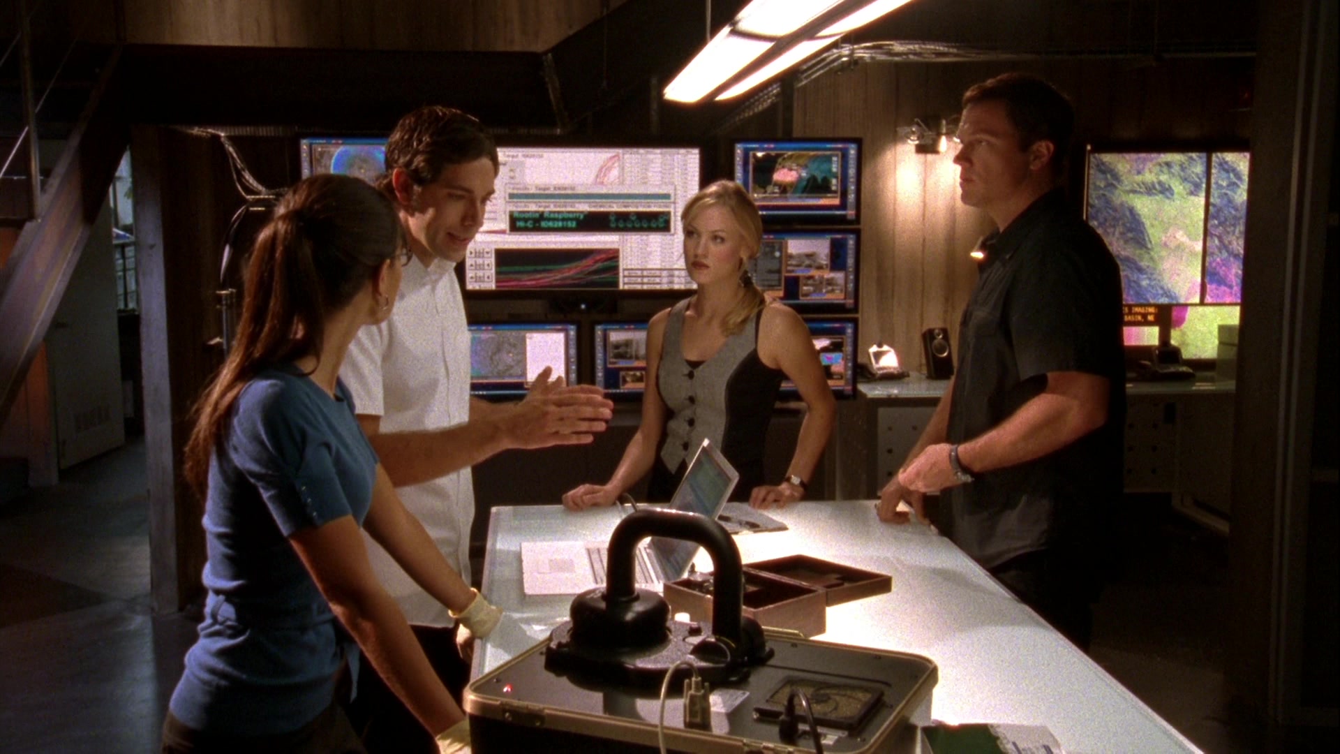 Chuck_2x07ChuckVersustheFatLady_0176.jpg