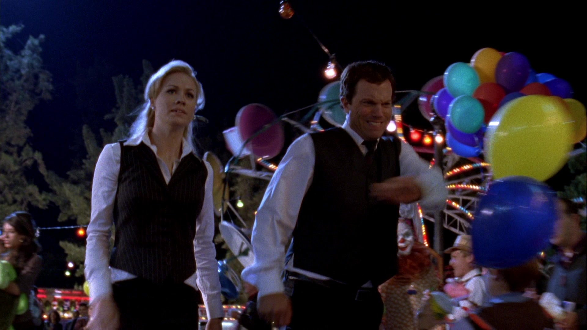 Chuck_2x08_ChuckVersustheGravitron_0113.jpg Chuck_2x08_ChuckVersustheGravitron_0113.jpg