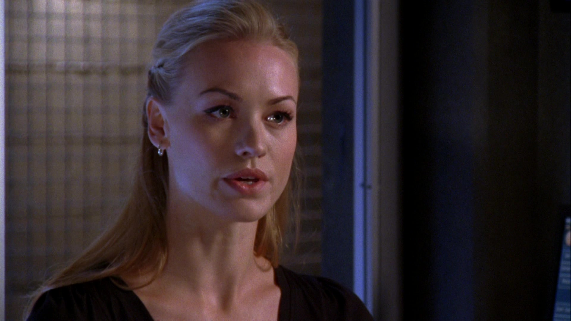 Chuck_2x08_ChuckVersustheGravitron_0126.jpg