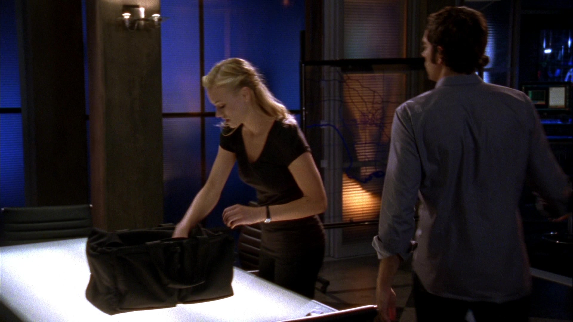 Chuck_2x08_ChuckVersustheGravitron_0136.jpg