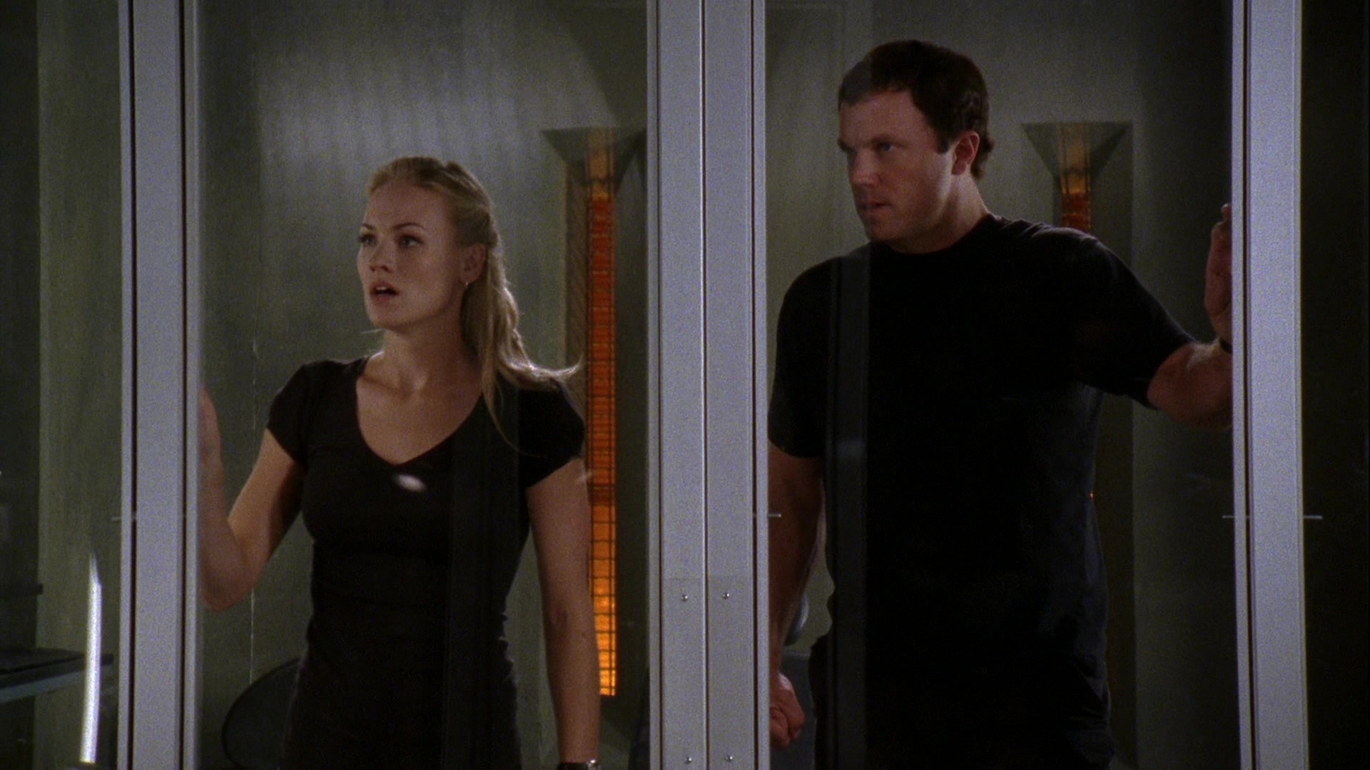 Chuck_2x08_ChuckVersustheGravitron_0164.jpg