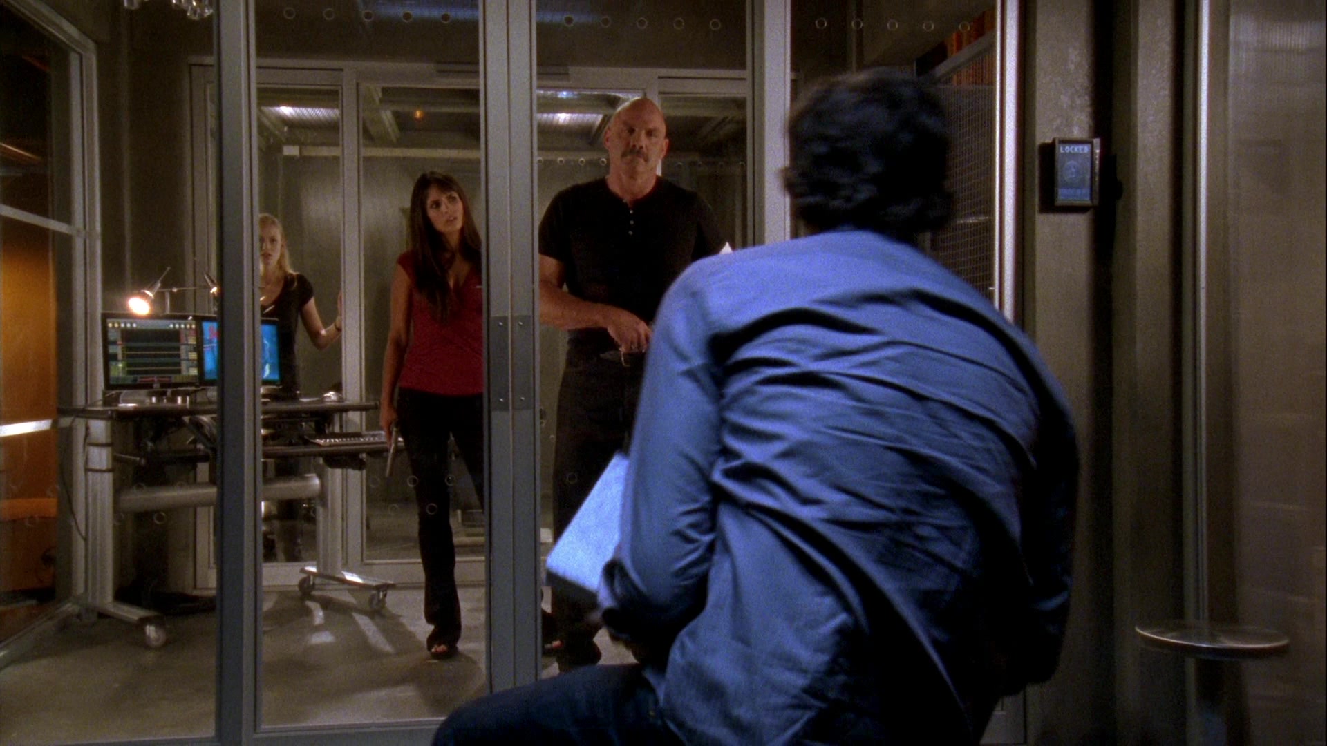 Chuck_2x08_ChuckVersustheGravitron_0170.jpg