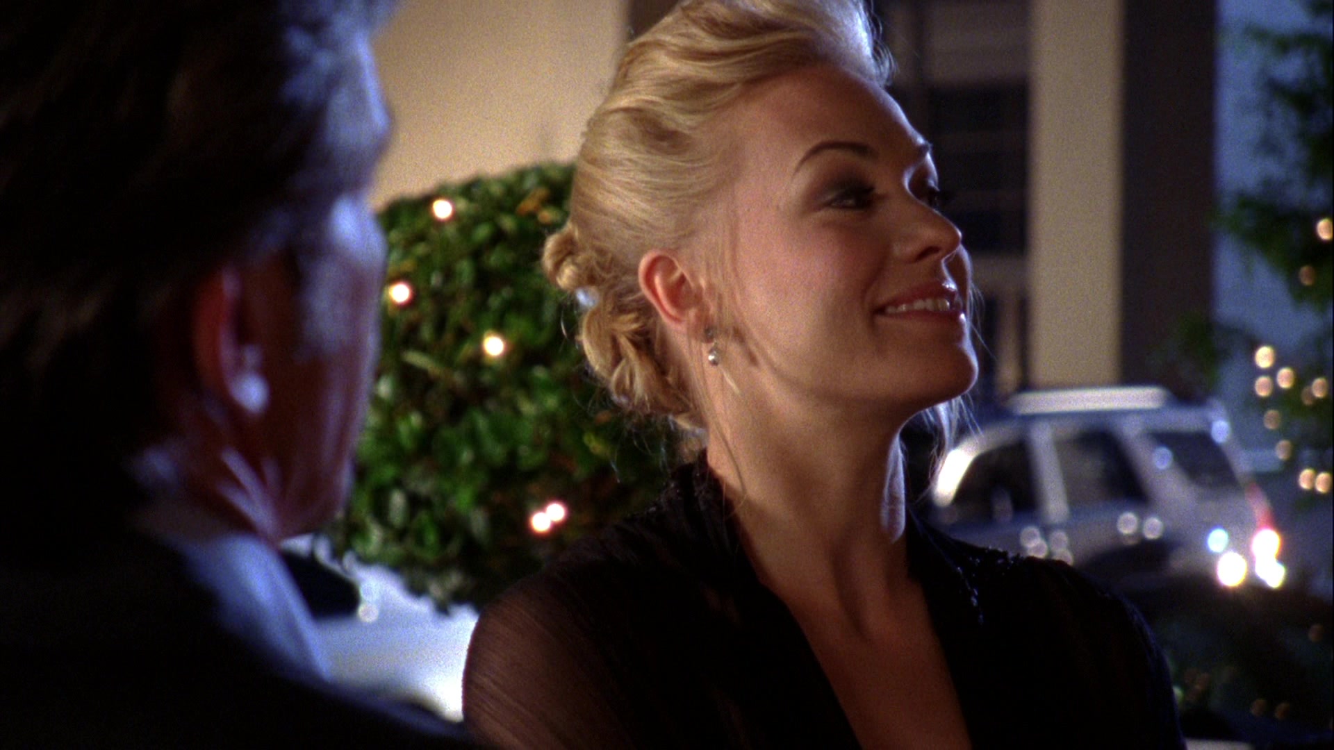 Chuck_2x10_ChuckVersustheDeLorean_0072.jpg