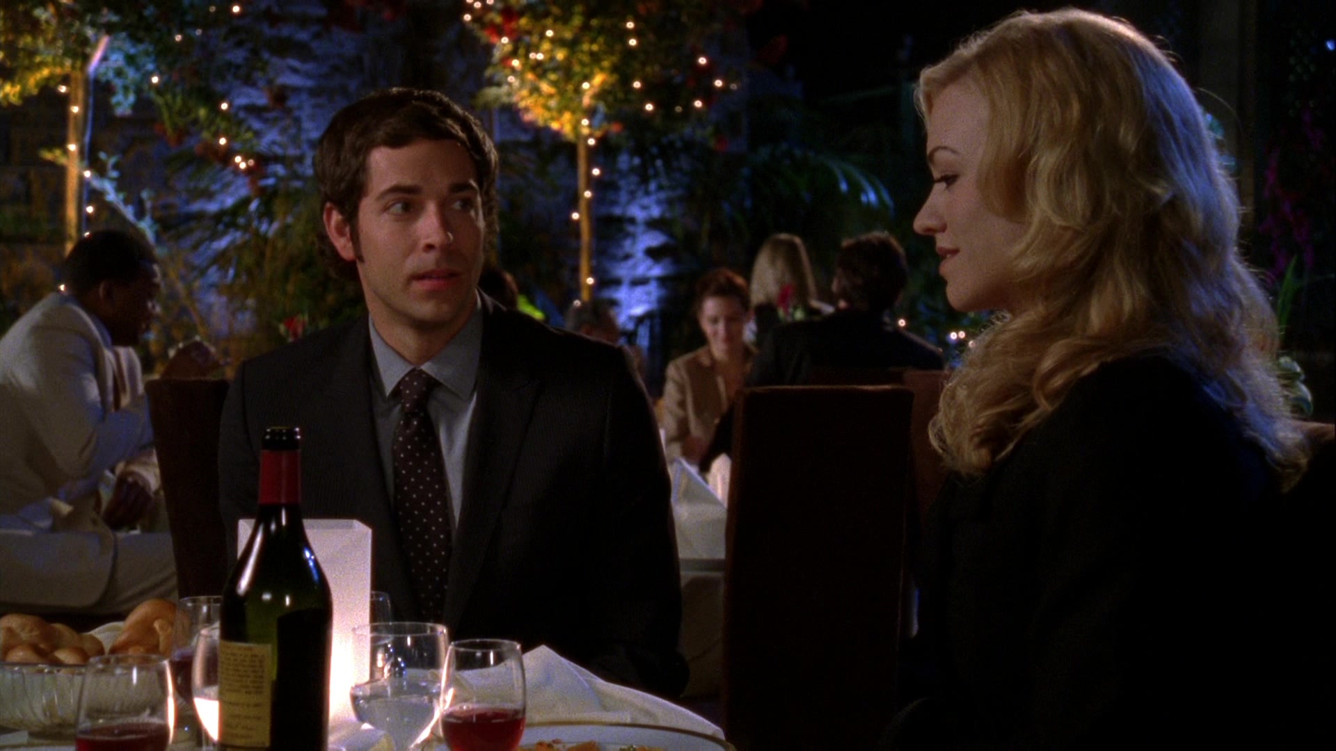 Chuck_2x10_ChuckVersustheDeLorean_0175.jpg