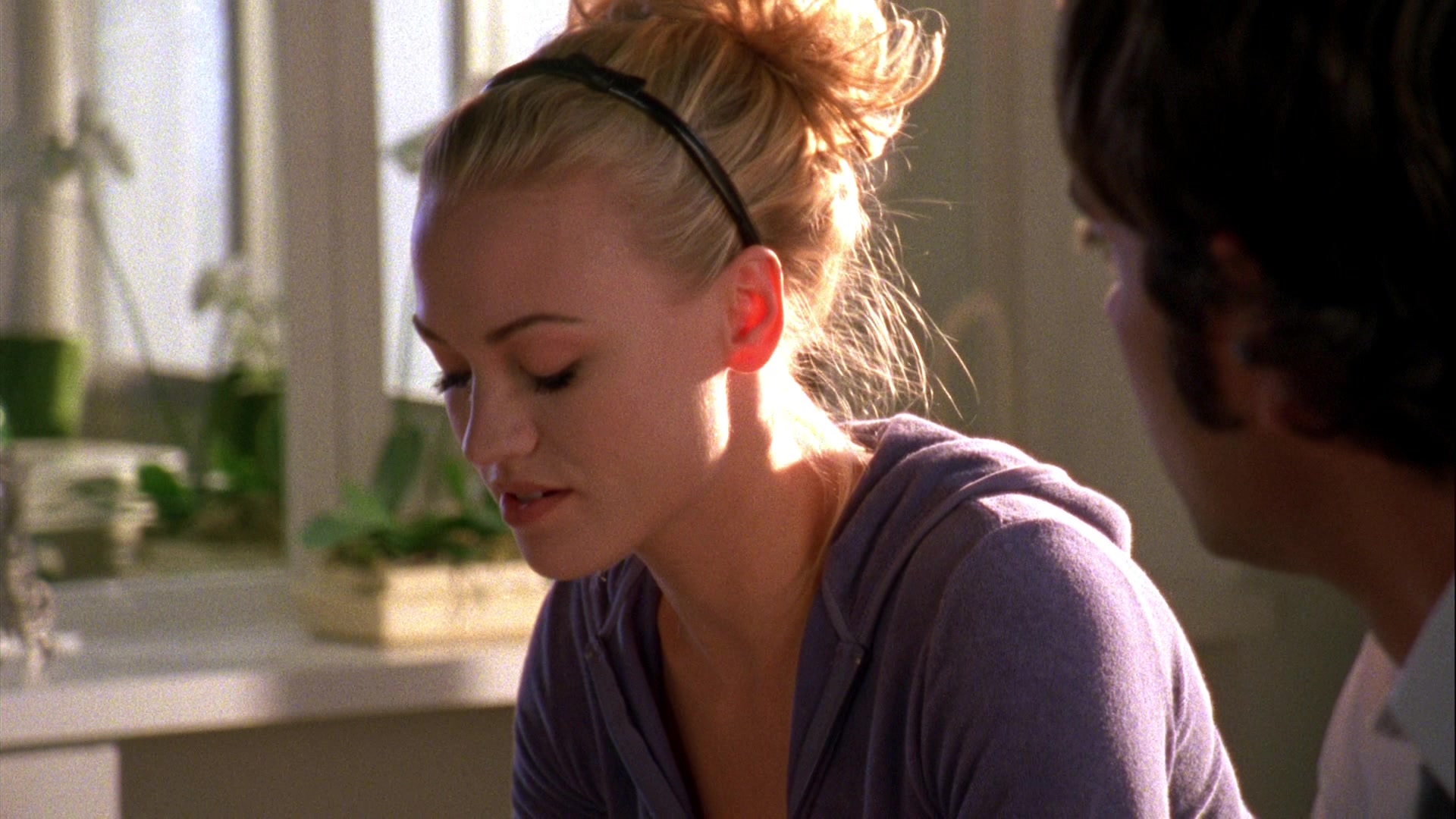 Chuck_2x10_ChuckVersustheDeLorean_0402.jpg