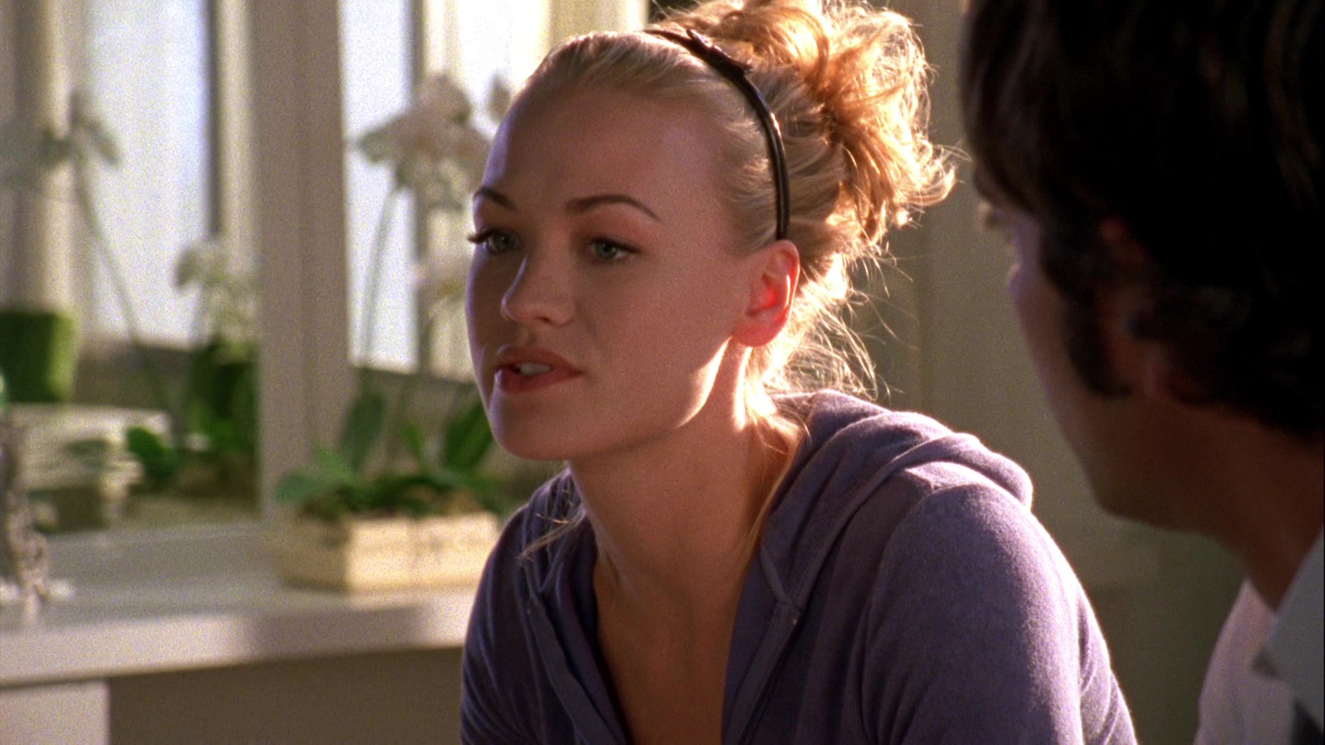 Chuck_2x10_ChuckVersustheDeLorean_0403.jpg