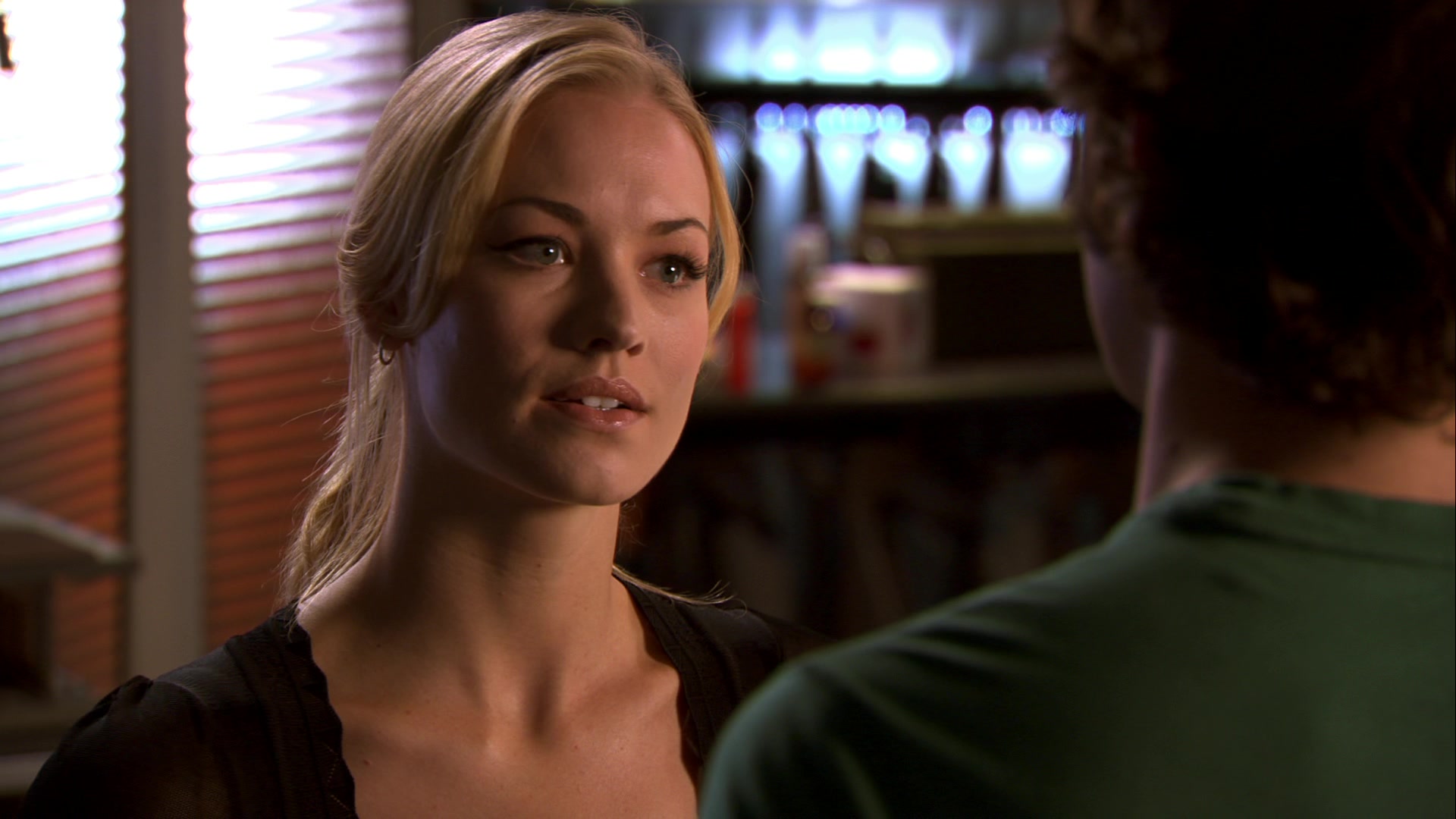 Chuck_2x12_ChuckVersustheThirdDimension_0183.jpg