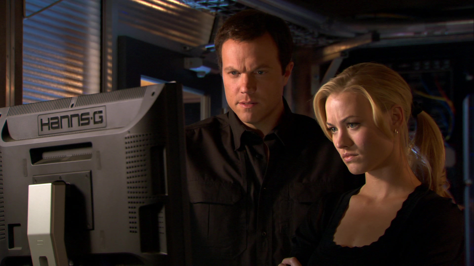 Chuck_2x12_ChuckVersustheThirdDimension_0186.jpg