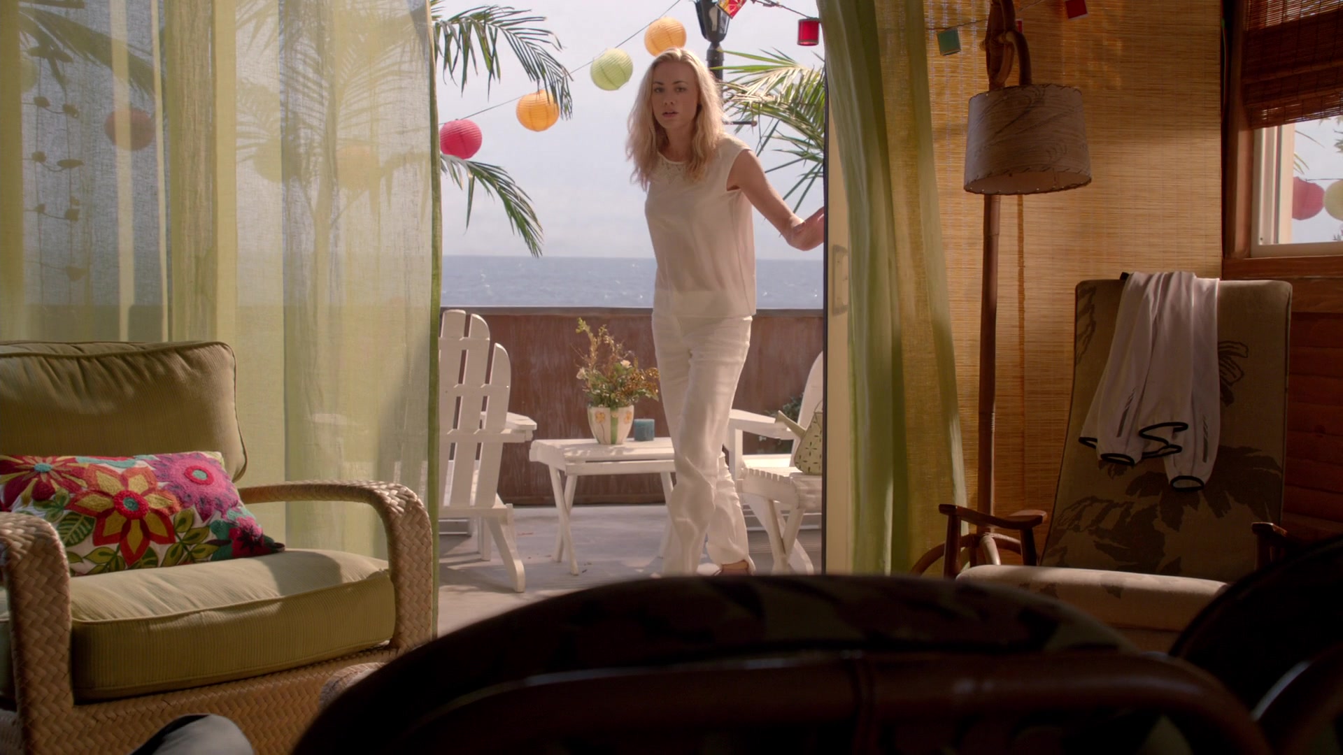 Dexter_8x06_ALittleReflection_0002.jpg
