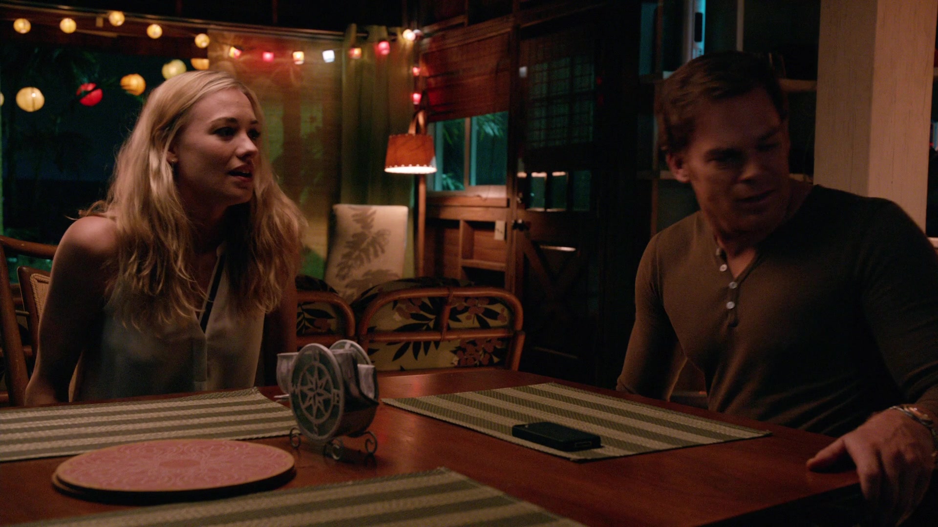 Dexter_8x10_GoodbyeMiami_0173.jpg