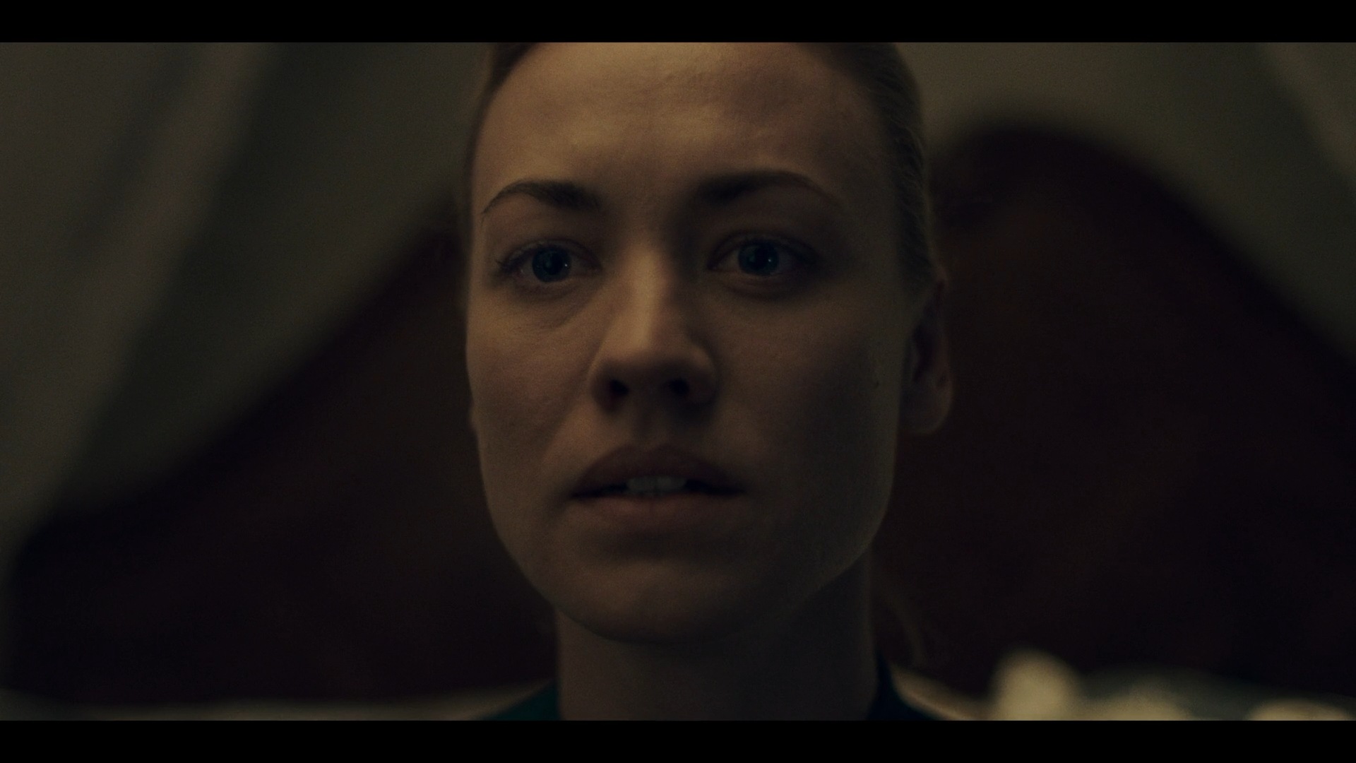 TheHandmaidsTale_1x01_Offred_0106.jpg