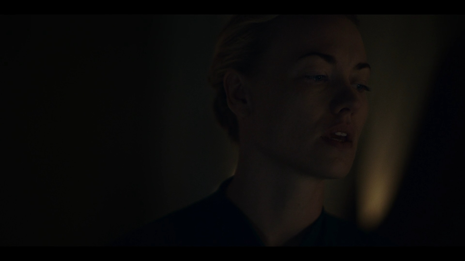 TheHandmaidsTale_1x01_Offred_0128.jpg