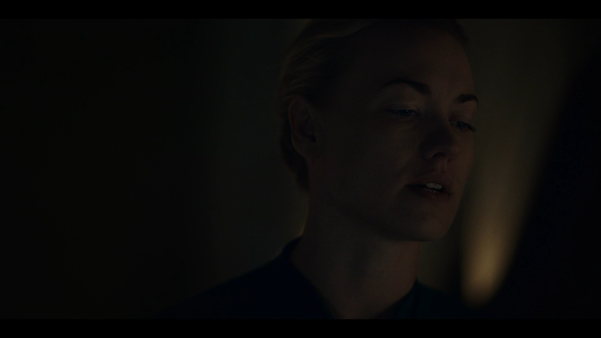 TheHandmaidsTale_1x01_Offred_0131.jpg
