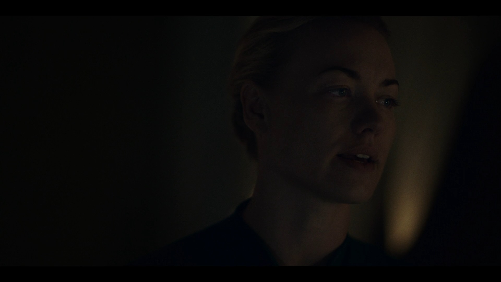 TheHandmaidsTale_1x01_Offred_0132.jpg