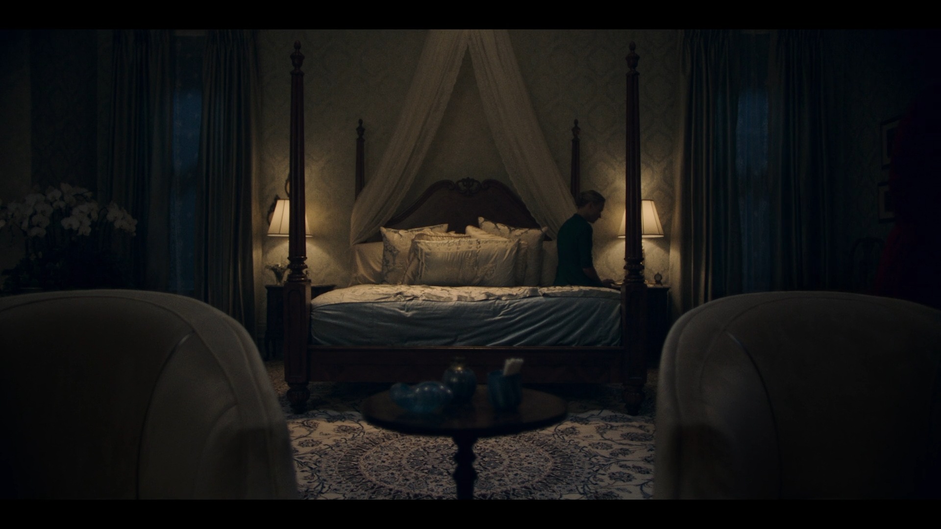 TheHandmaidsTale_1x01_Offred_0135.jpg