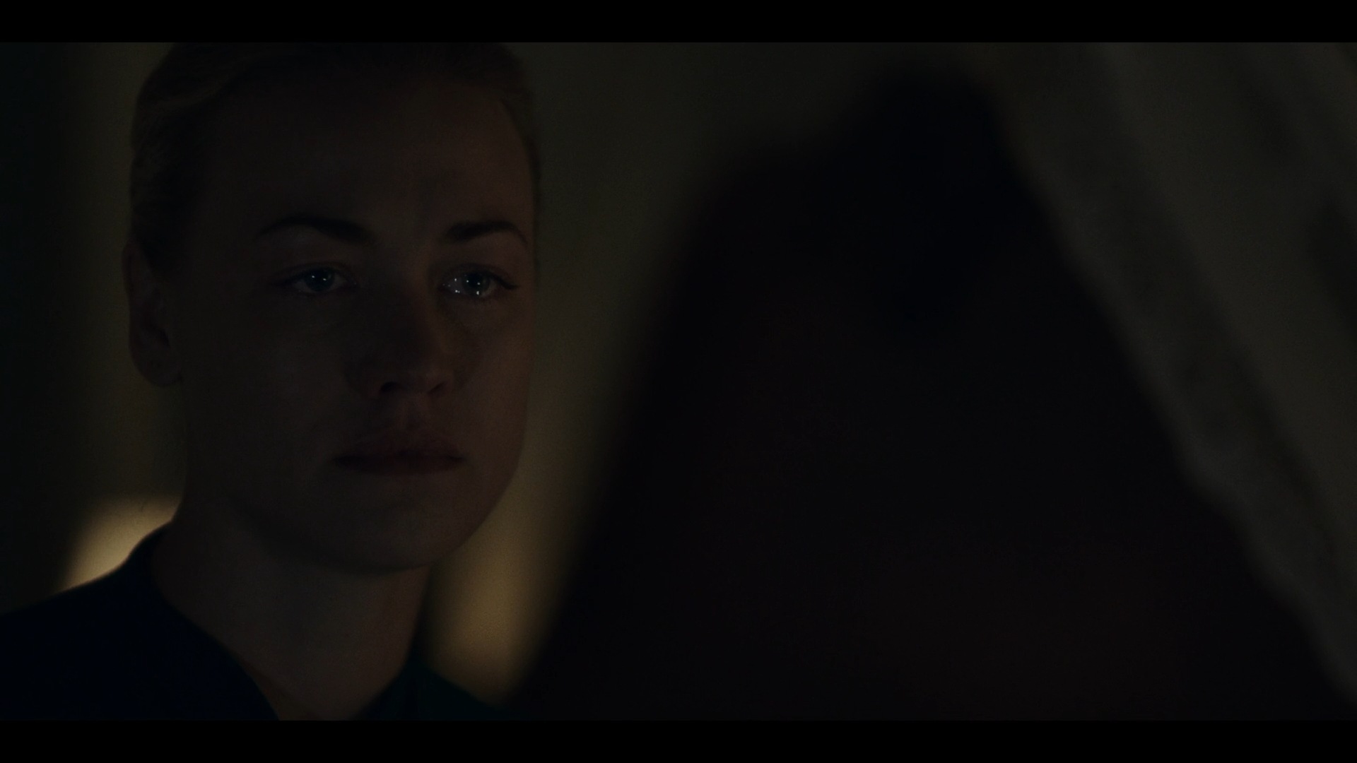 TheHandmaidsTale_1x01_Offred_0137.jpg