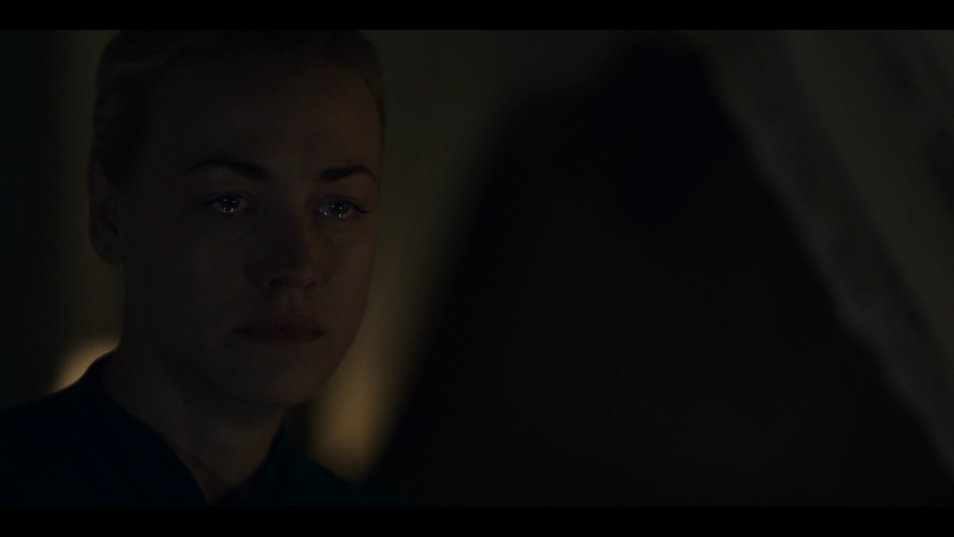 TheHandmaidsTale_1x01_Offred_0141.jpg TheHandmaidsTale_1x01_Offred_0141.jpg
