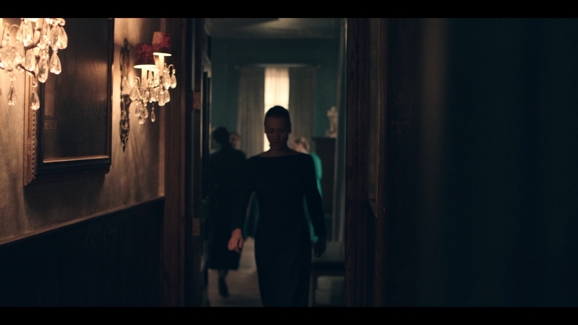 TheHandmaidsTale_1x01_Offred_0148.jpg