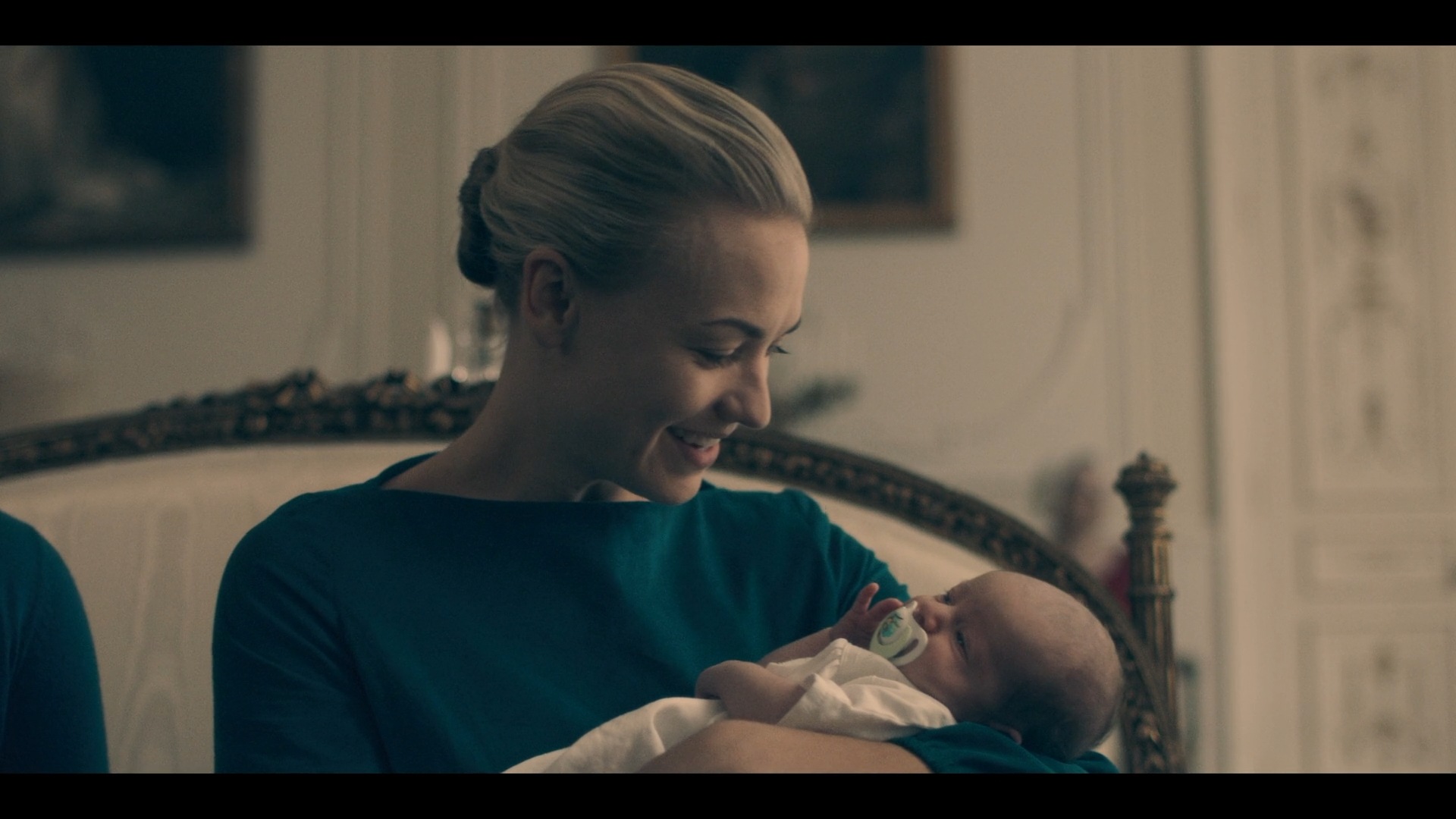 TheHandmaidsTale_1x03_Late_0018.jpg