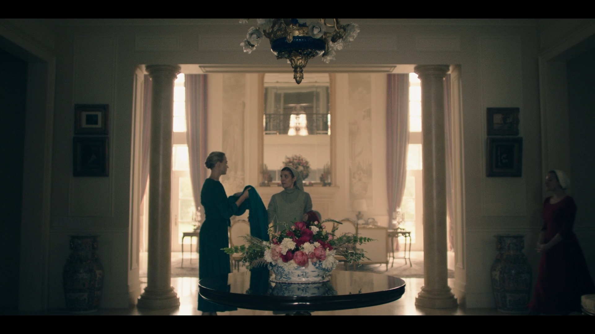TheHandmaidsTale_1x03_Late_0064.jpg