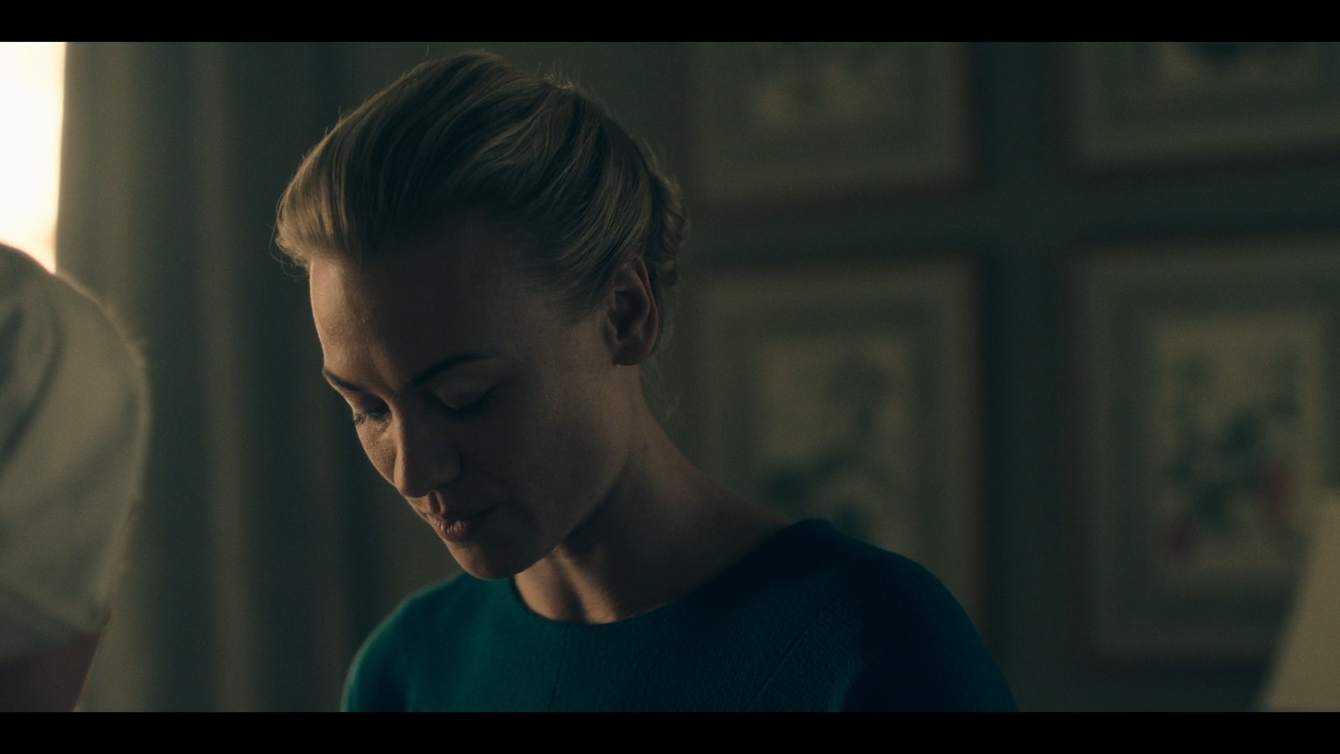 TheHandmaidsTale_1x03_Late_0162.jpg