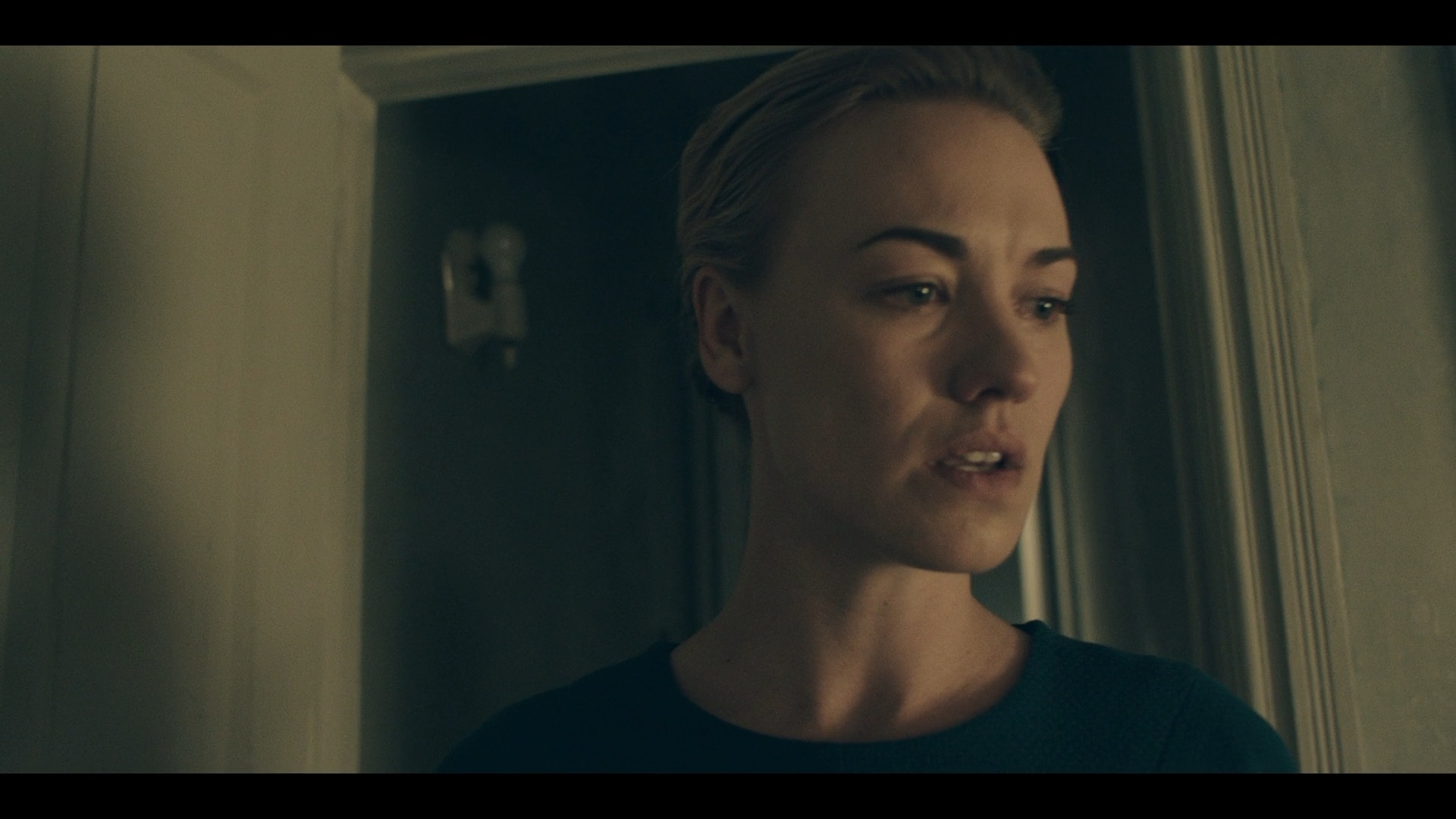 TheHandmaidsTale_1x03_Late_0226.jpg