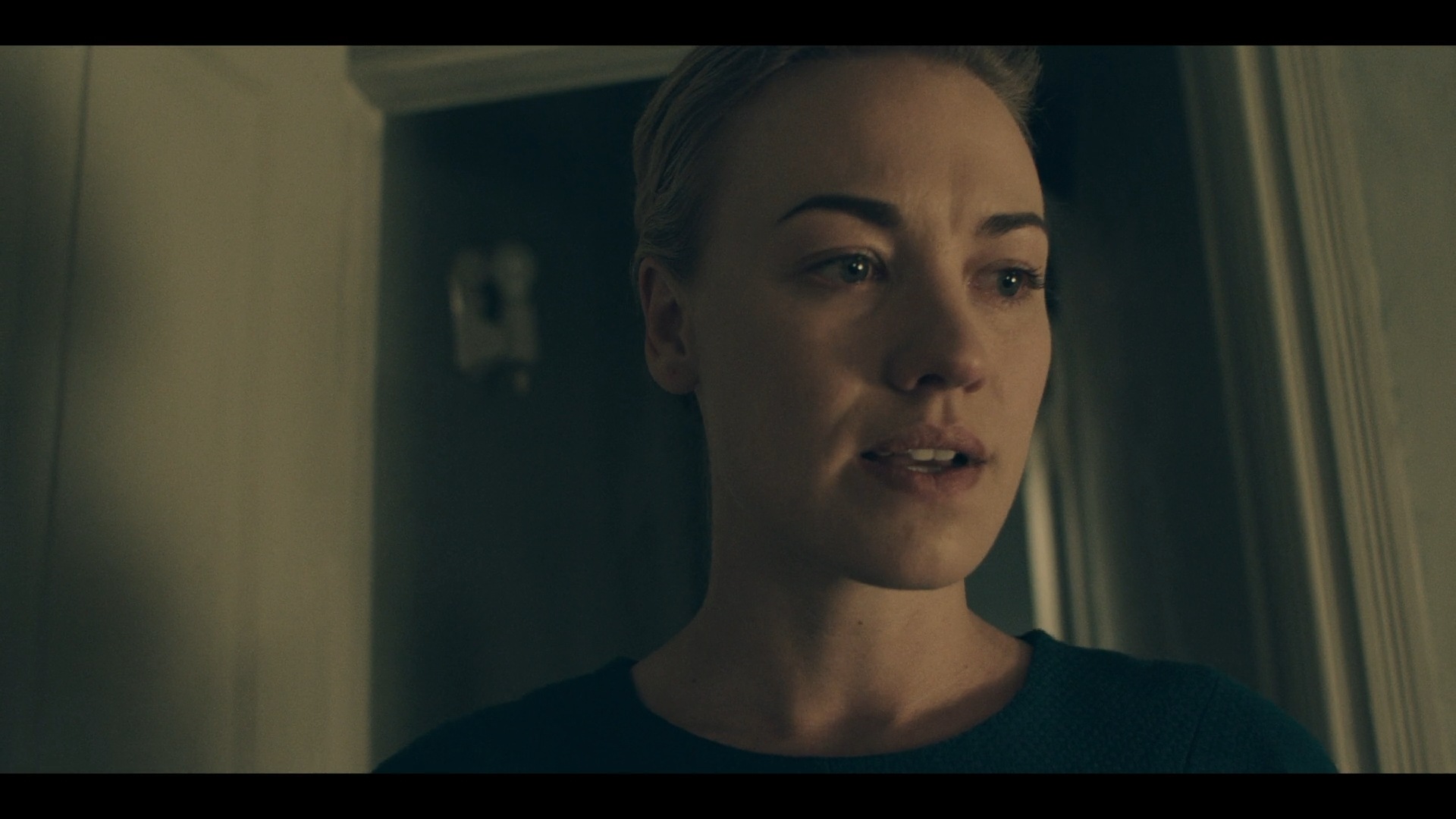 TheHandmaidsTale_1x03_Late_0229.jpg
