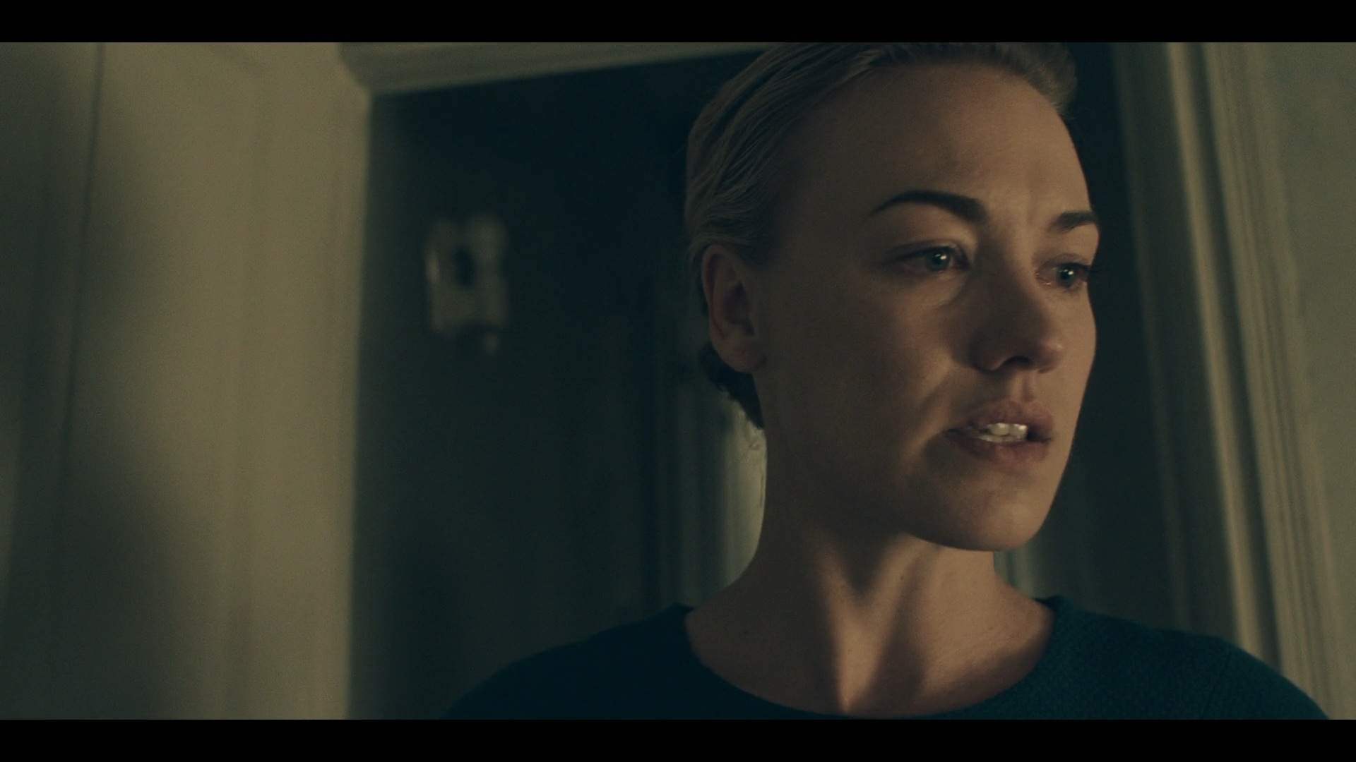 TheHandmaidsTale_1x03_Late_0231.jpg
