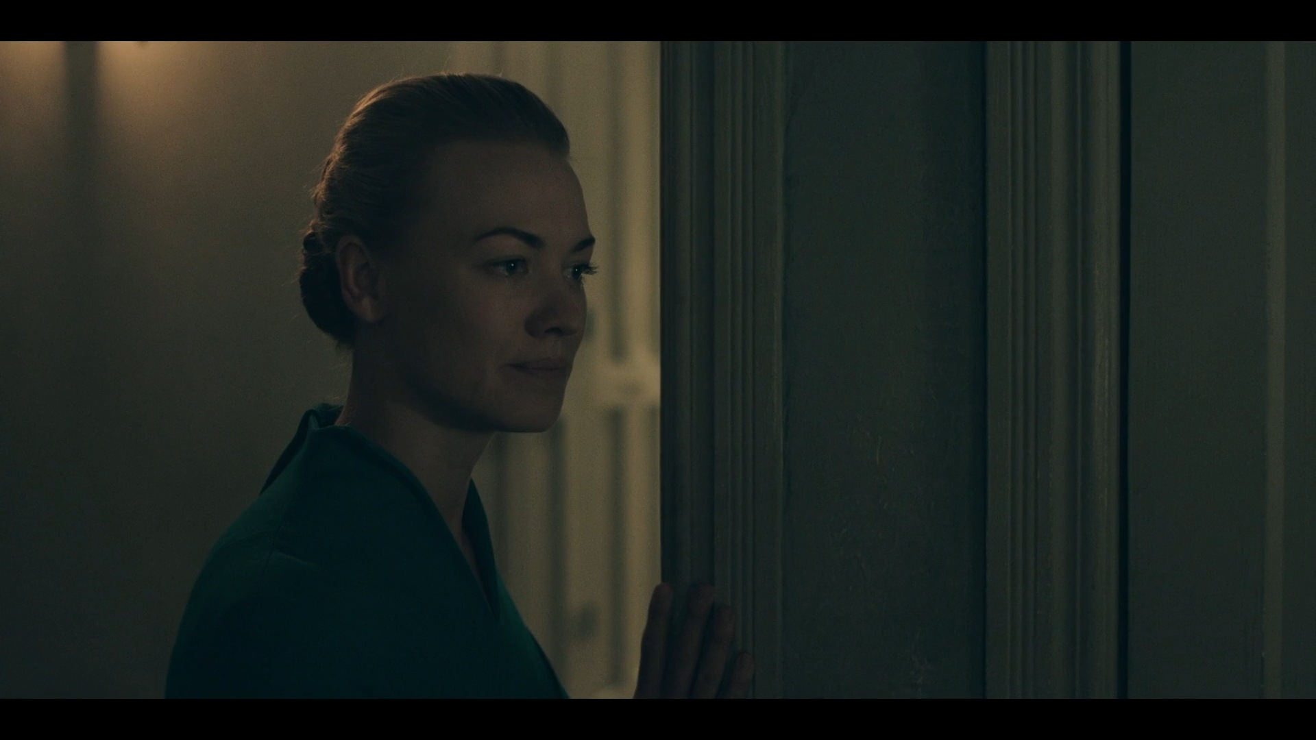 TheHandmaidsTale_1x04_NoliteTeBastardesCarborundorum_0073.jpg