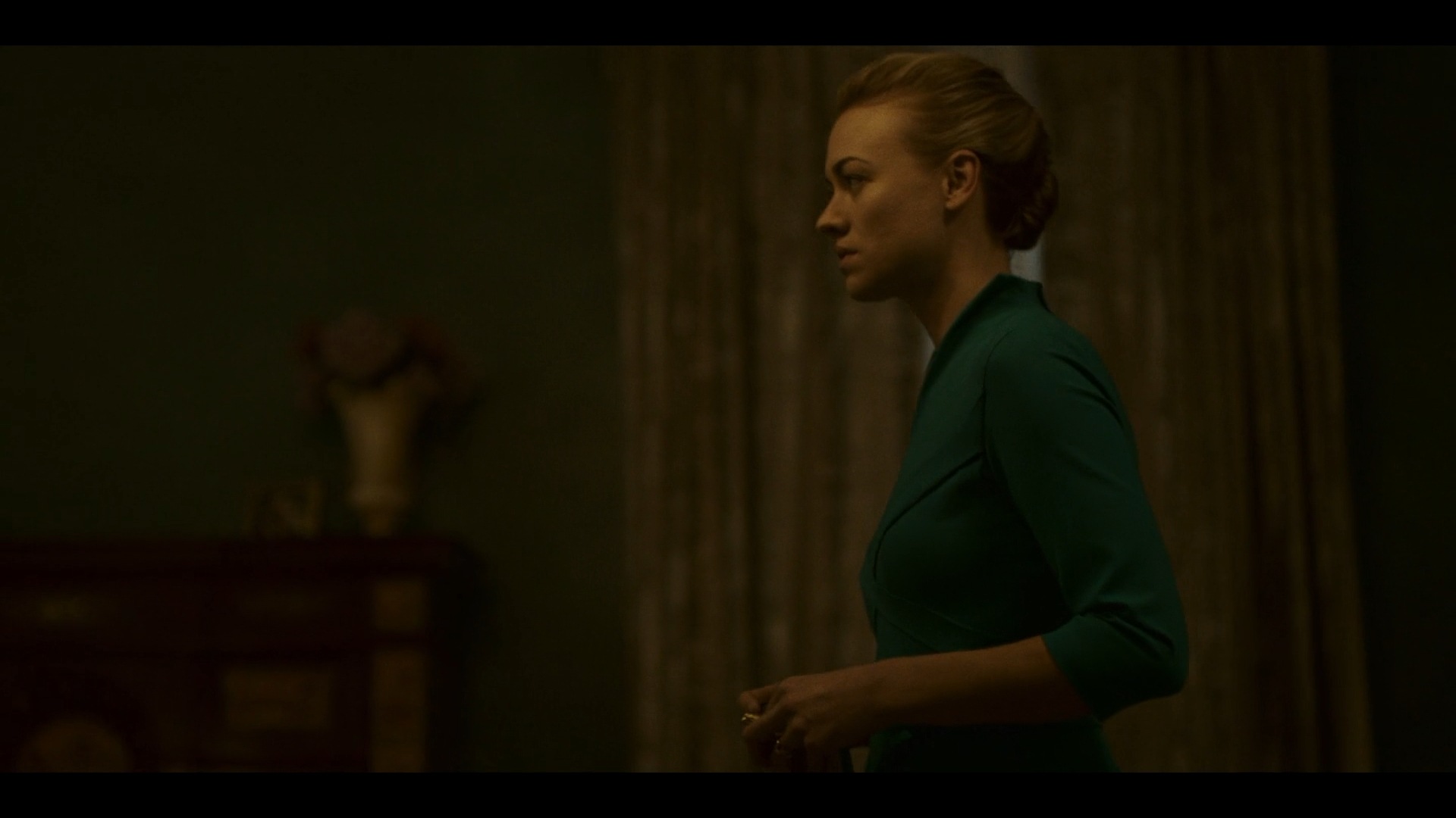 TheHandmaidsTale_1x04_NoliteTeBastardesCarborundorum_0094.jpg