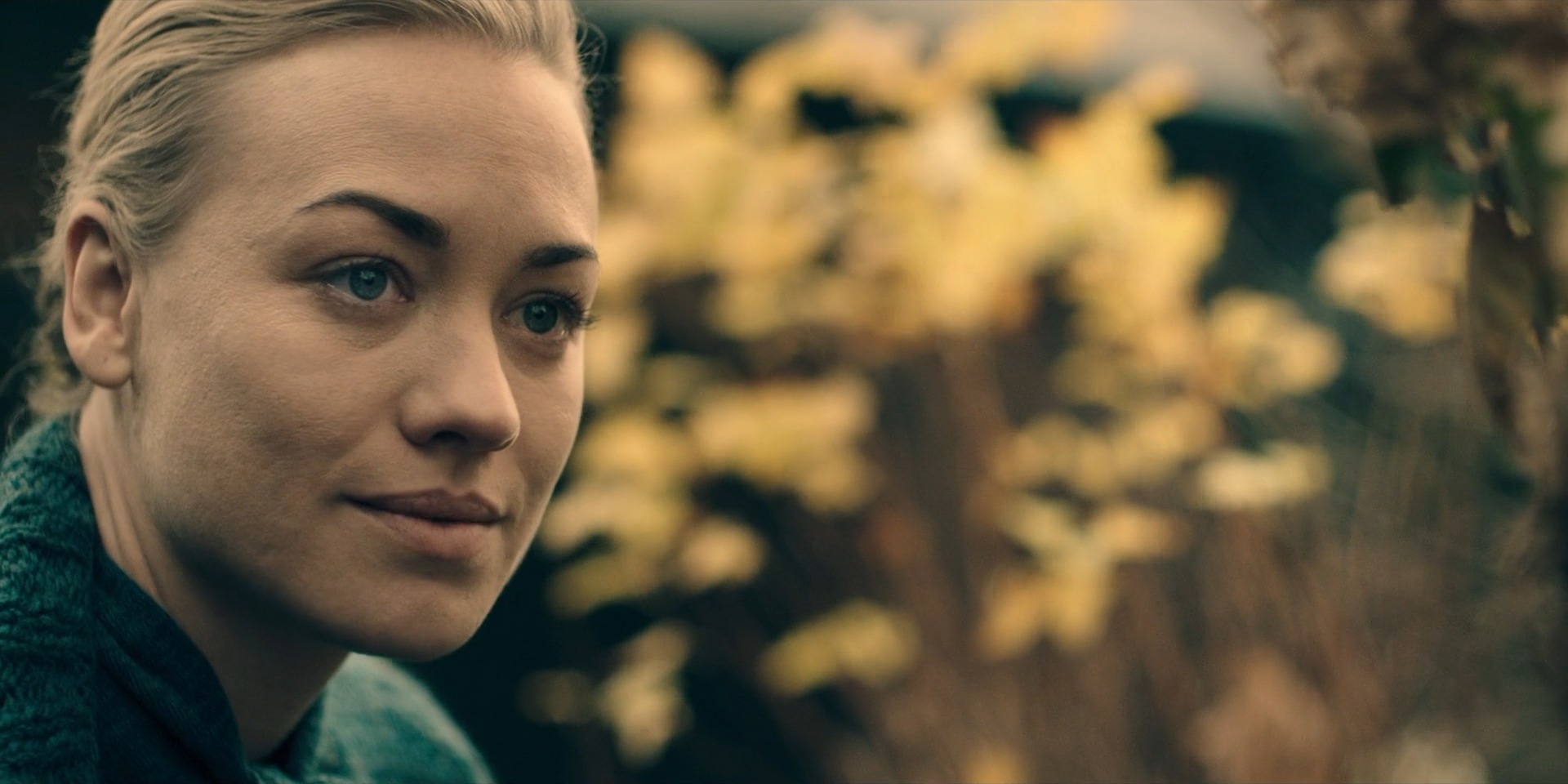 TheHandmaidsTale_1x05_Faithful_0101.jpg