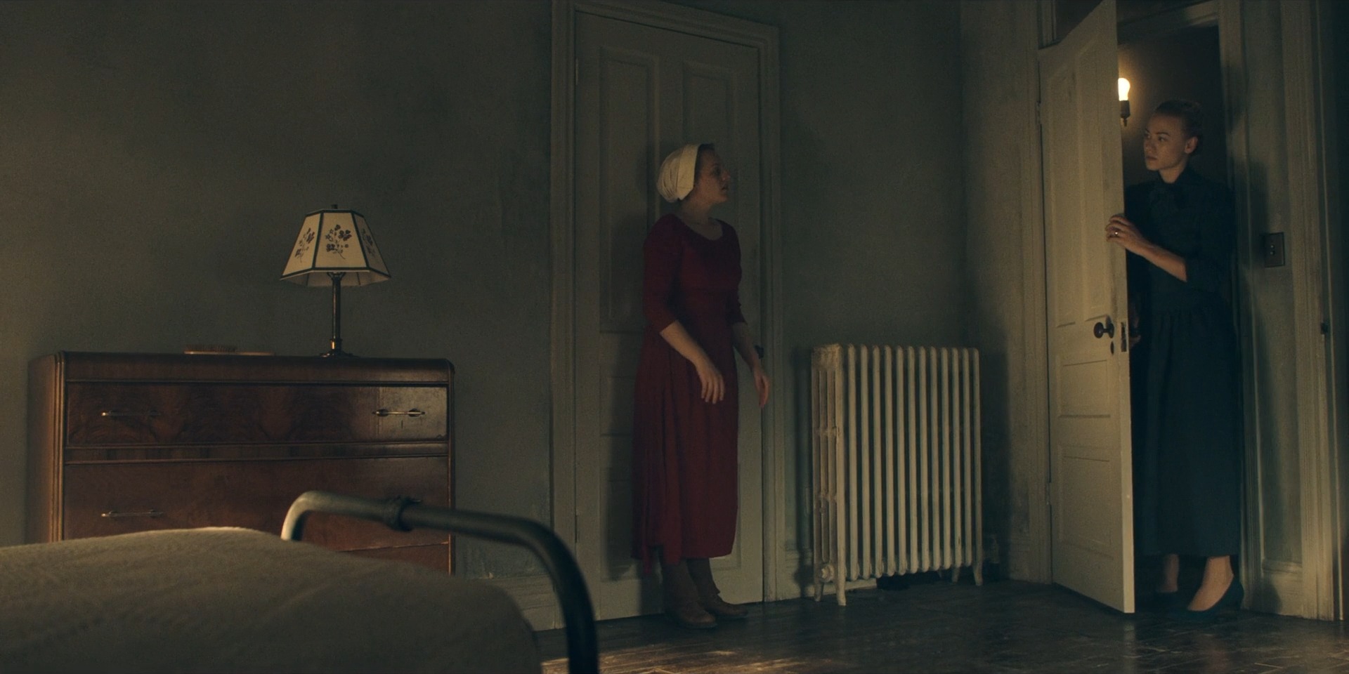 TheHandmaidsTale_1x05_Faithful_0119.jpg