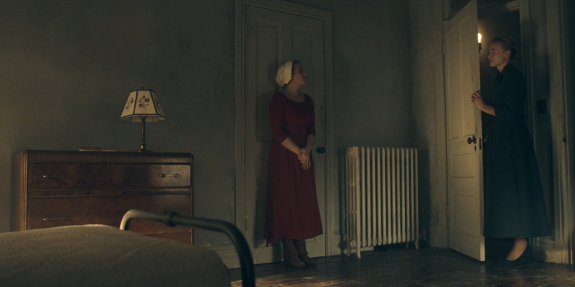 TheHandmaidsTale_1x05_Faithful_0120.jpg