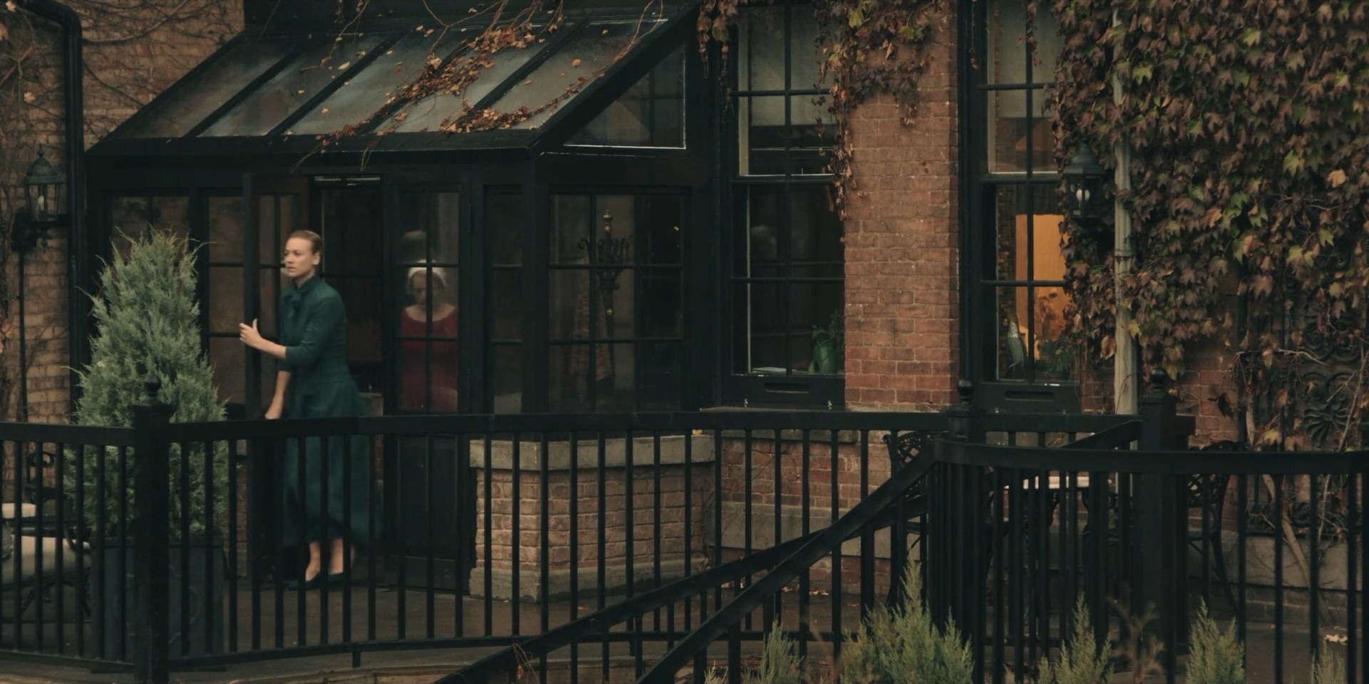 TheHandmaidsTale_1x05_Faithful_0130.jpg