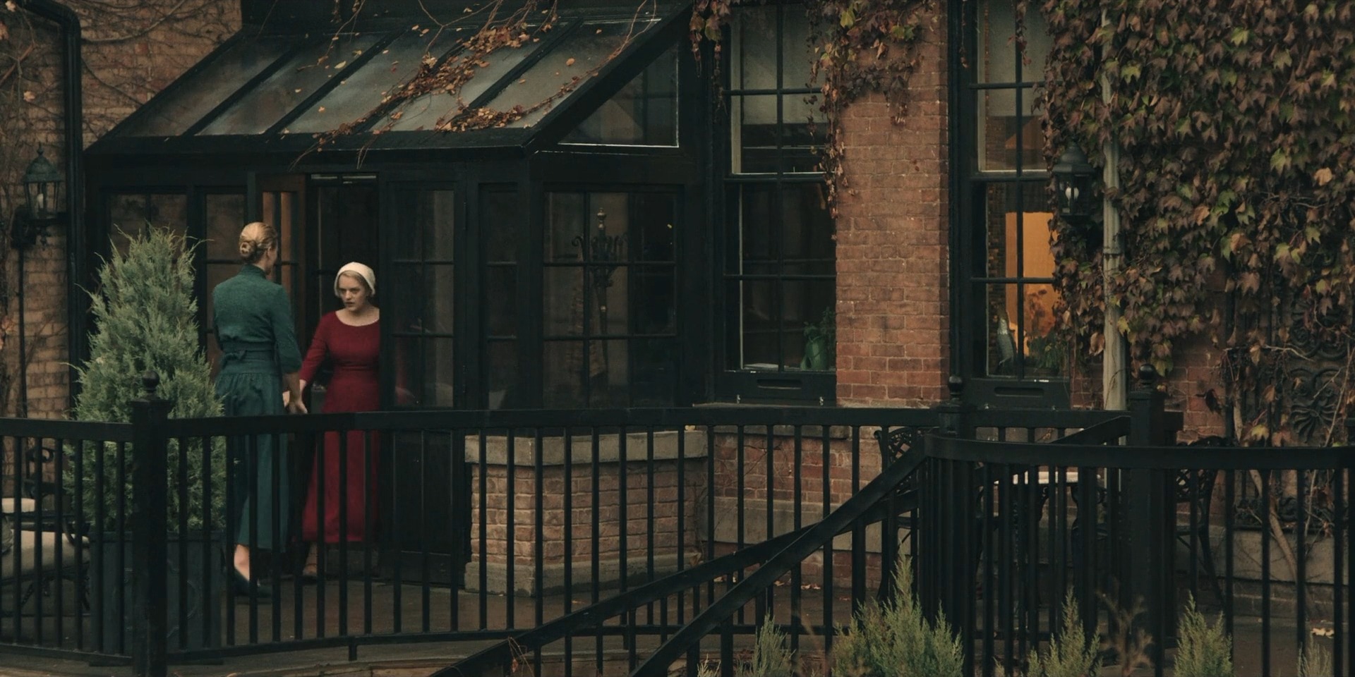 TheHandmaidsTale_1x05_Faithful_0131.jpg