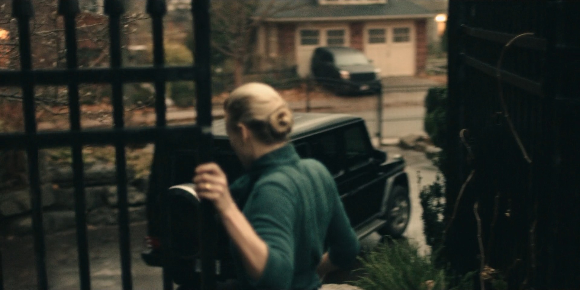 TheHandmaidsTale_1x05_Faithful_0133.jpg