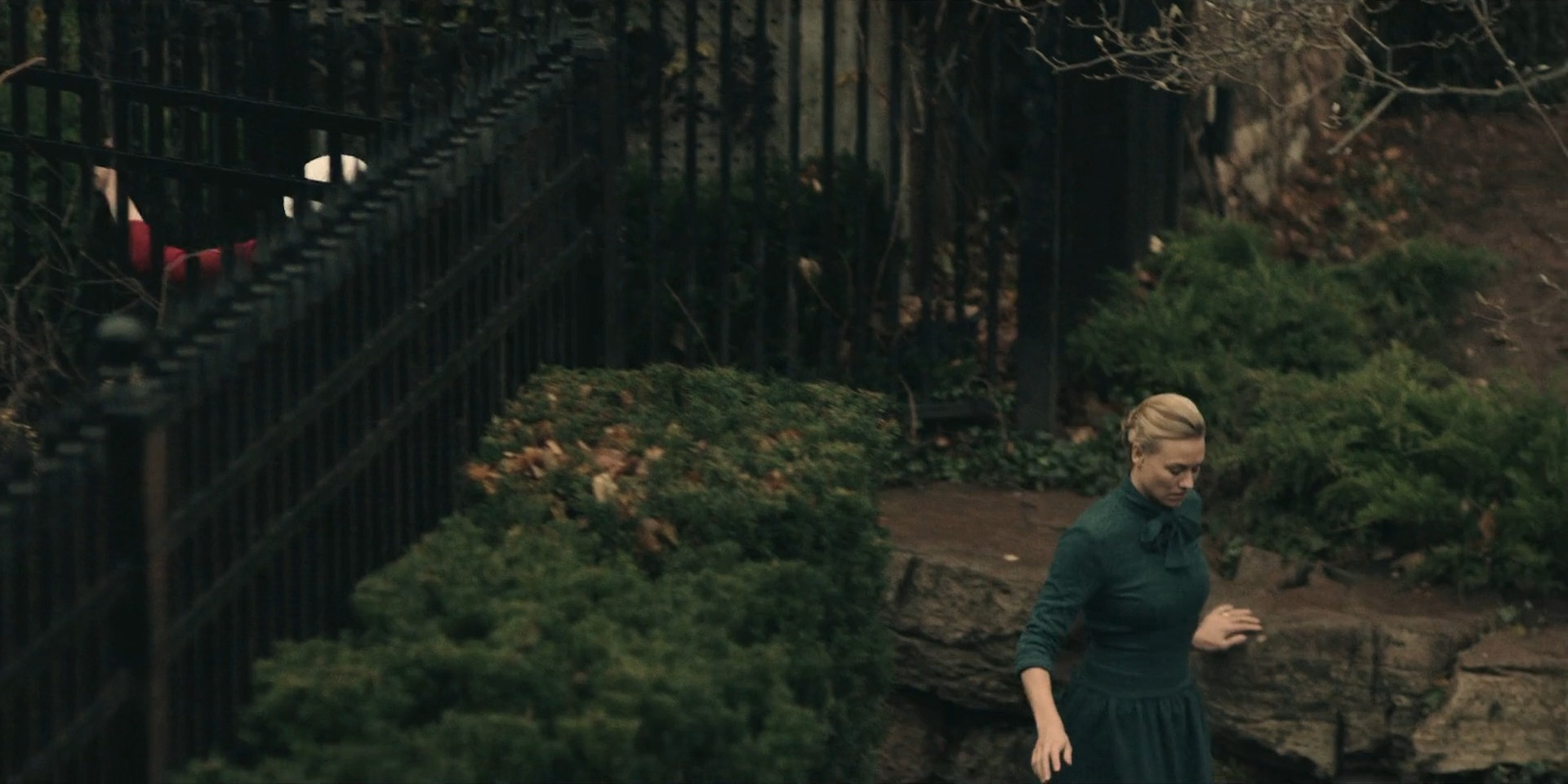 TheHandmaidsTale_1x05_Faithful_0135.jpg