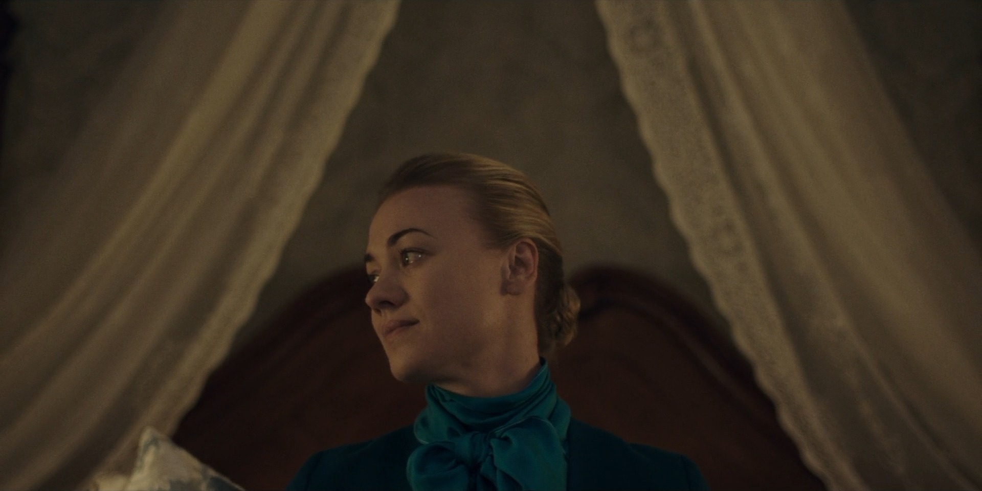 TheHandmaidsTale_1x05_Faithful_0218.jpg